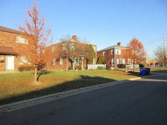 1862 Kentwell Rd, Columbus, OH 43221 - photo 2