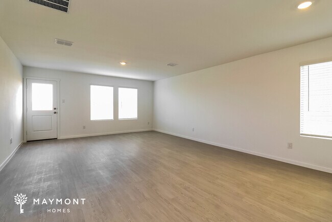 3056 Titan Spgs Dr, Saginaw, TX 76179 - photo 5