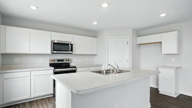 938 Sherwood Loop, Bellefontaine, OH 43311 - photo 6