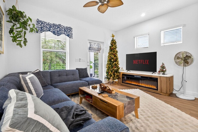 1734 W Cherry St unit ID1372960P, Tampa, FL 33607 - photo 2