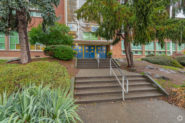 Aki Kurose Middle School.