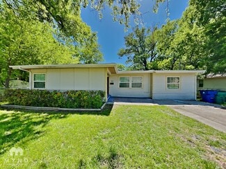 512 E University Ave, Waxahachie, TX 75165