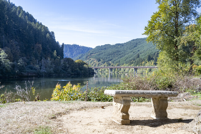 There are plenty of beautiful places to sit and relax in the Scottsburg neighborhood.