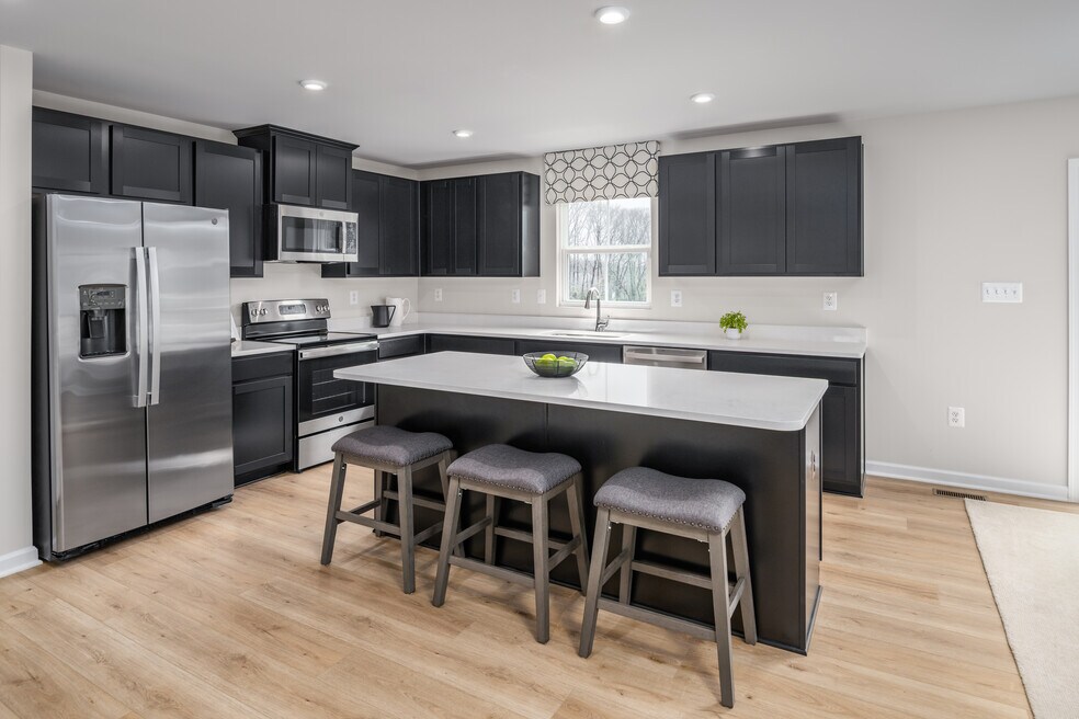 330 Pointers Dr unit 36142209, West Point, VA 23181 - photo 1