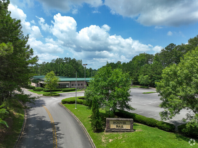 An Alternative School Crossroads is located in Hoover Alabama.