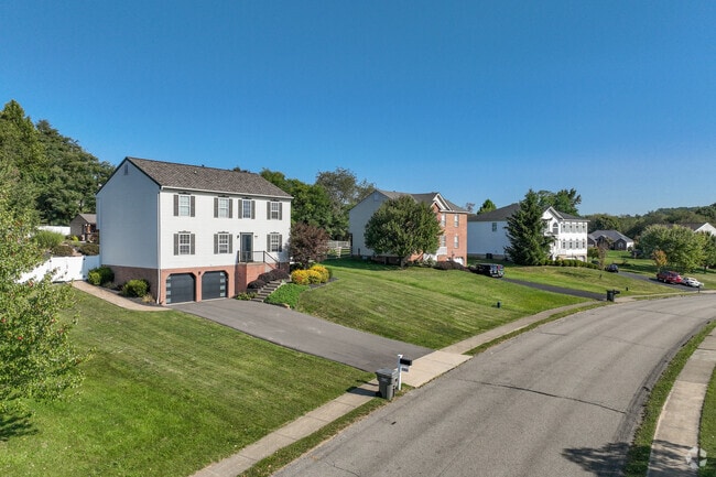 Economy is a safe and walkable neighborhood.