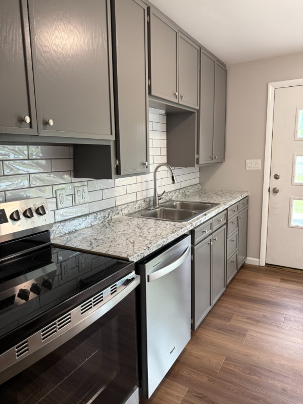 1036 Scott St, Midland, MI 48642 - photo 2