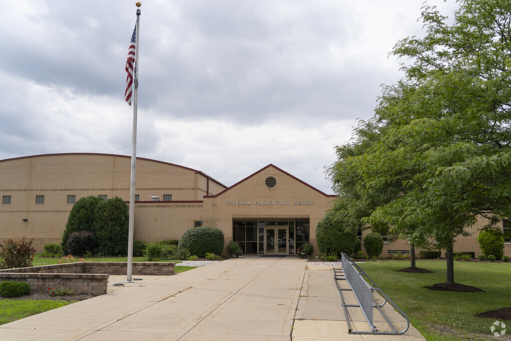 Freedom Elementary School, Plainfield IL Rankings & Reviews - Homes.com