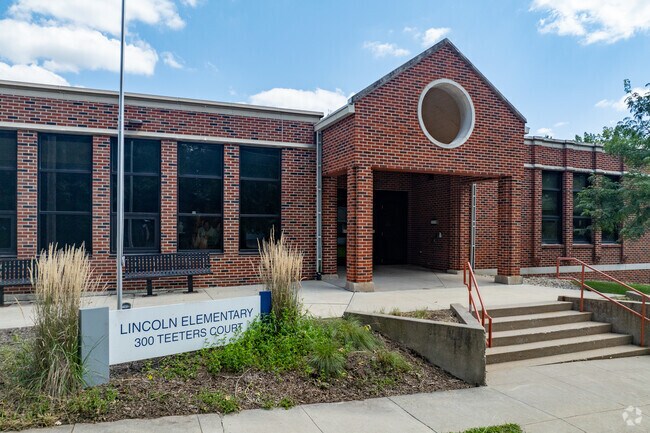 Peninsula Area's younger students attend Lincoln Elementary School.