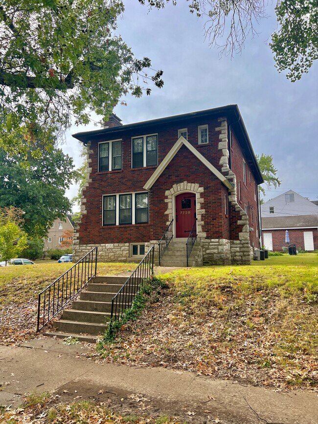 7728 Delmar Blvd Unit 1st Floor, Saint Louis, MO 63130
