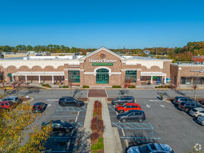 Among other options, Larkspur residents like to shop at the local Harris Teeter.
