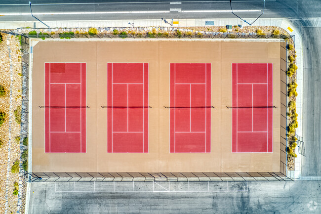Del Webb MIddle School Sports Court 02