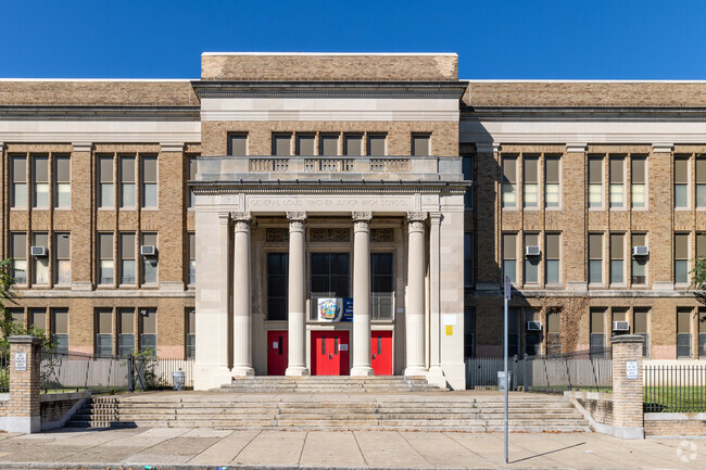 Gen. Louis Wagner Middle School, Rankings & Reviews - Homes.com