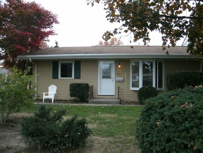 3421 N Indiana Ave unit 3421 N Indiana Ave P, Peoria, IL 61603 - photo 4