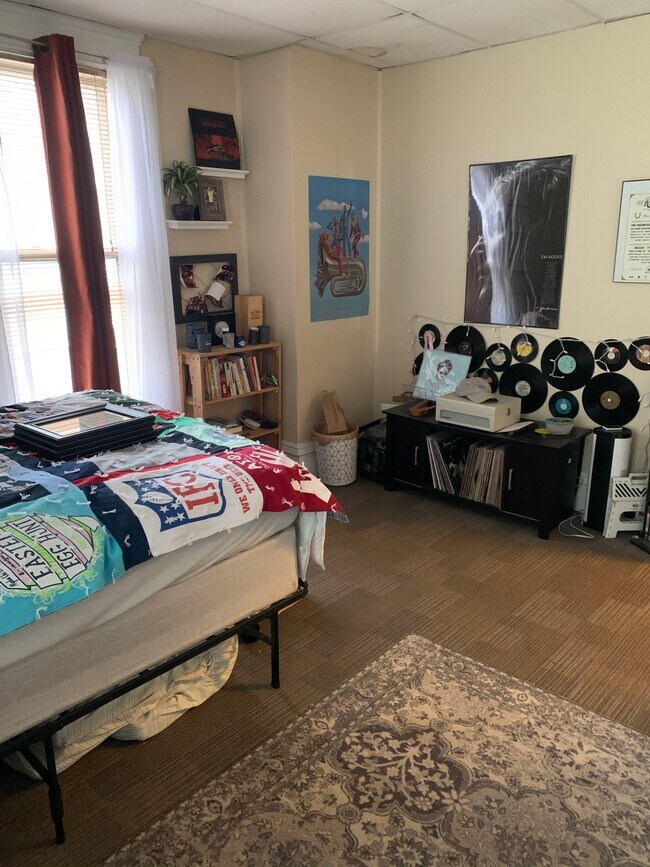 628 Hal Greer Blvd unit 2, Huntington, WV 25701 - photo 3