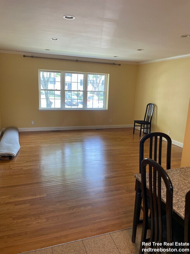 204 Lake Shore Rd unit 1, Brighton, MA 02135 - photo 4