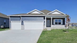 2506 E 47th St, Des Moines, IA 50317