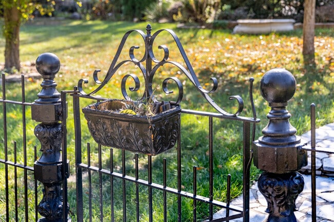 Intricate details can be found all throughout Mount Vernon.