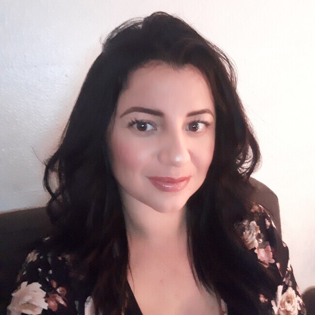 Denise Velez Cardenas