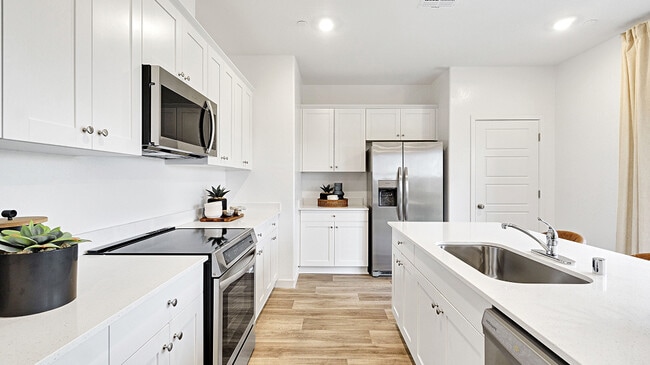 7266 W Ashcroft Ave unit 36949649, Fresno, CA 93723 - photo 3