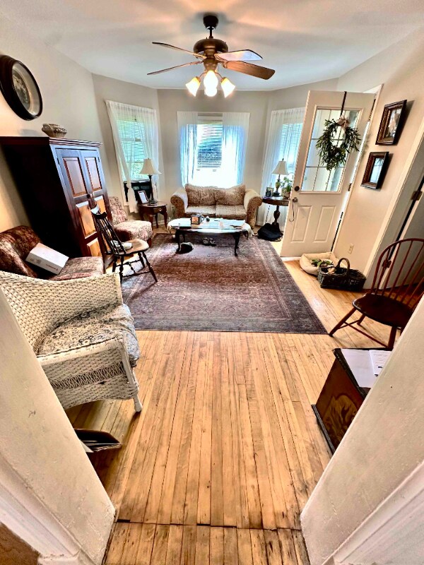 229 W Van Buren St unit 2, Port Washington, WI 53074 - photo 5