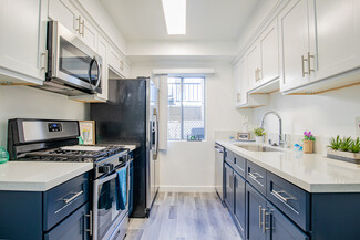 14833 Magnolia Blvd, Sherman Oaks, CA 91403