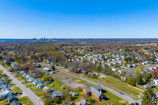 Montrose is conveniently located just eight minutes from Downtown Richmond, VA.