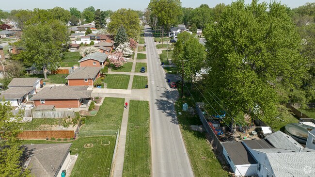 Some streets in the Audubon neighborhood have sidewalks which make for a nice run or even a stroll.