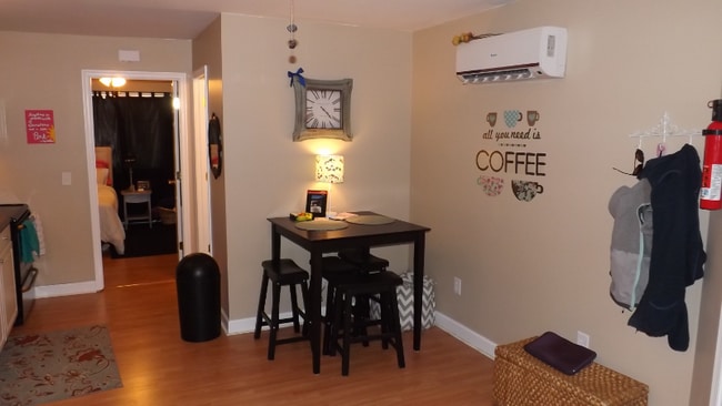 85 N High St unit D-1, Harrisonburg, VA 22802 - photo 2