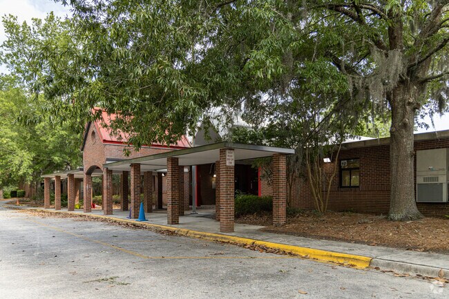 Bloomingdale Elementary School is a highly rated school located in the center of town.