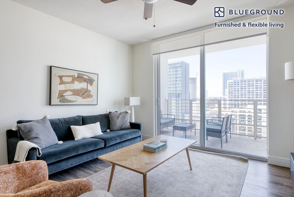 110 SW 12th St unit FL18-ID51, Miami, FL 33130 - photo 1