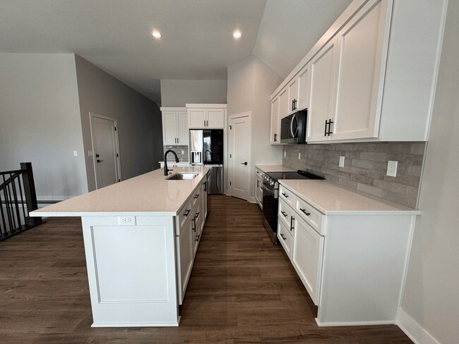 1342 SW Winthrop Dr, Lee's Summit, MO 64081 - photo 6