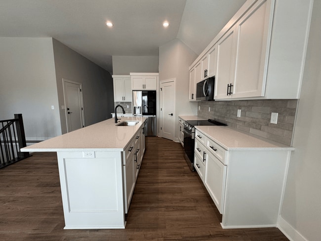 1407 SW Winthrop Dr, Lee's Summit, MO 64081 - photo 6