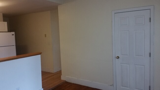 318 Saint Paul St unit 5, Brookline, MA 02446 - photo 7