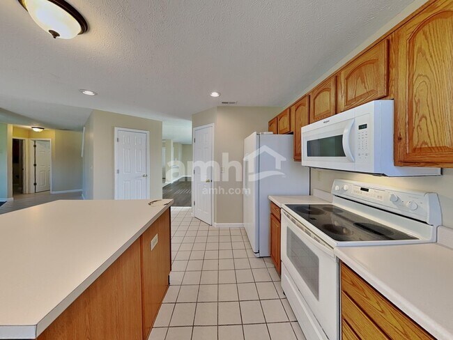 529 Austrian Way, Avon, IN 46123 - photo 4