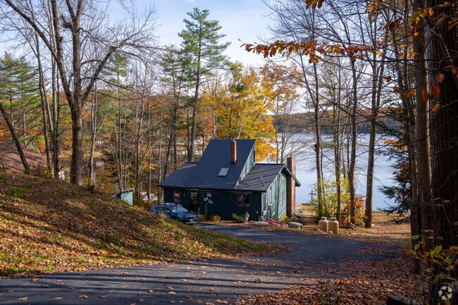 A cozy lakeside cabin in Rindge, New Hampshire.