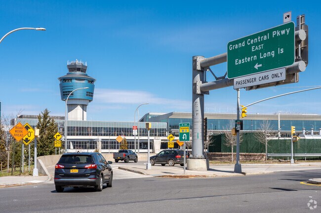 Access to La Guardia airport from multiple highways and local roads