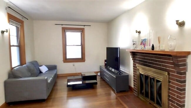 8 Dunedin Rd, Wellesley Hills, MA 02481 - photo 2