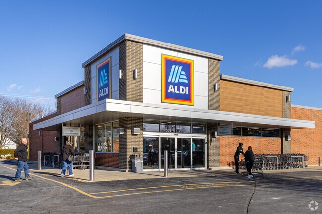 Retail options in Belvidere include grocery stores like Aldi.