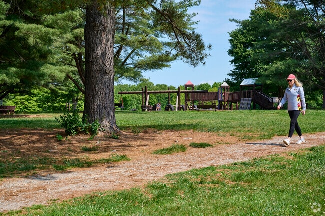 Explore the miles of trails in Seneca Creek State Park.