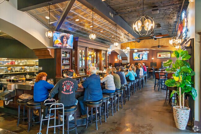 The Golden Nugget is a classic pub & eatery boasting a wide selection of craft beers, burgers & American comfort foods.