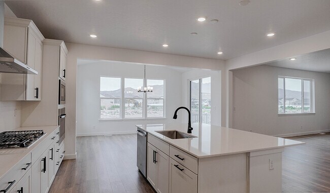 5502 N Trailside Station, Eagle Mountain, UT 84005 - photo 7