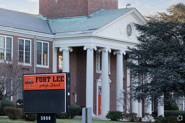 At Fort Lee High School in Fort Lee, NJ 35% of students are proficient in math.