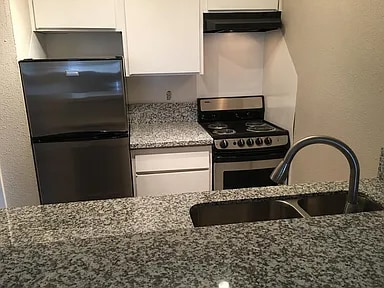 1717 Park St unit 3, Houston, TX 77019 - photo 2