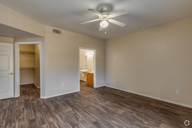 2 BR, 2 BA (Floor Plan B) - 1,249 SF