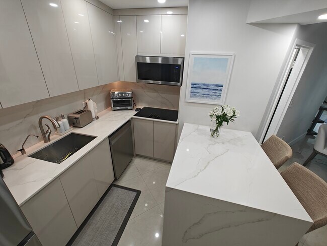 Four Ambassadors Condominiums unit 542, Miami, FL 33131 - photo 3