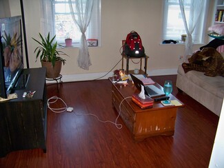 5815 Alder St Unit 2, Pittsburgh, PA 15232