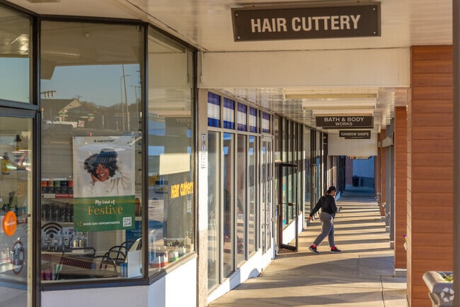 Prices Corner Shopping Center has plenty of shops and food for Westminster residents to enjoy.