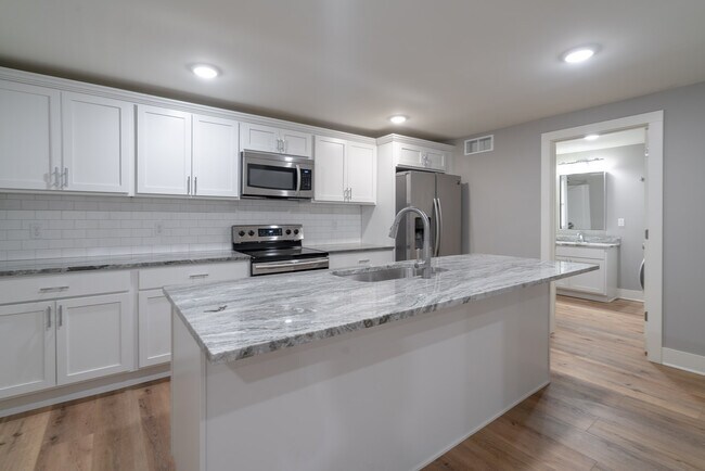 610 4th St NW unit 1, Grand Rapids, MI 49504 - photo 2