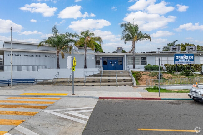 Granger Junior High School welcomes students to a vibrant and supportive learning community.